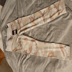 Nike Pro Crop Length pants